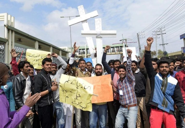 Hermanos cristianos culpados de blasfemia en Pakistán enfrentan cadena perpetua