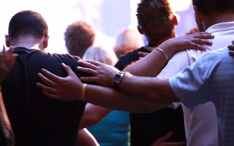 Evento de 25 horas uniendo a cristianos en oración y alabanza en varios continentes