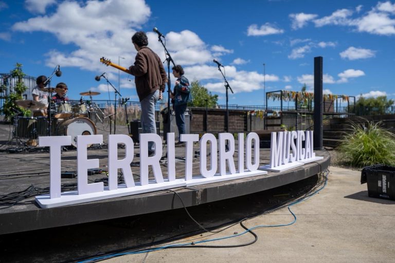 Valdivia celebra el Mes de la Música con muestra en la plaza de la República y una jornada formativa este fin de semana