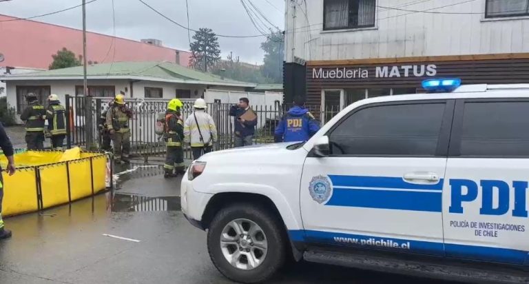 Incendio en conjunto de cabañas deja tres fallecidos