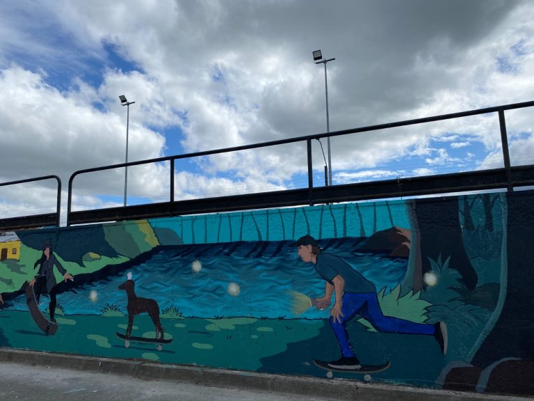 Barrio San Pablo resplandece con nuevo mural comunitario en su skatepark
