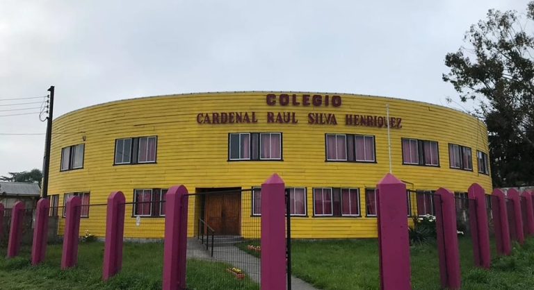 Cierran colegio Cardenal Raúl Silva Henríquez de Río Bueno mientras que el de Paillaco continúa en la incertidumbre