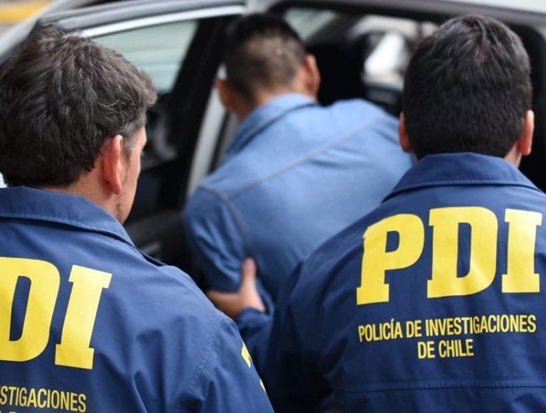 PDI recupera vehículo robado en Valdivia y detiene a dos sujetos 