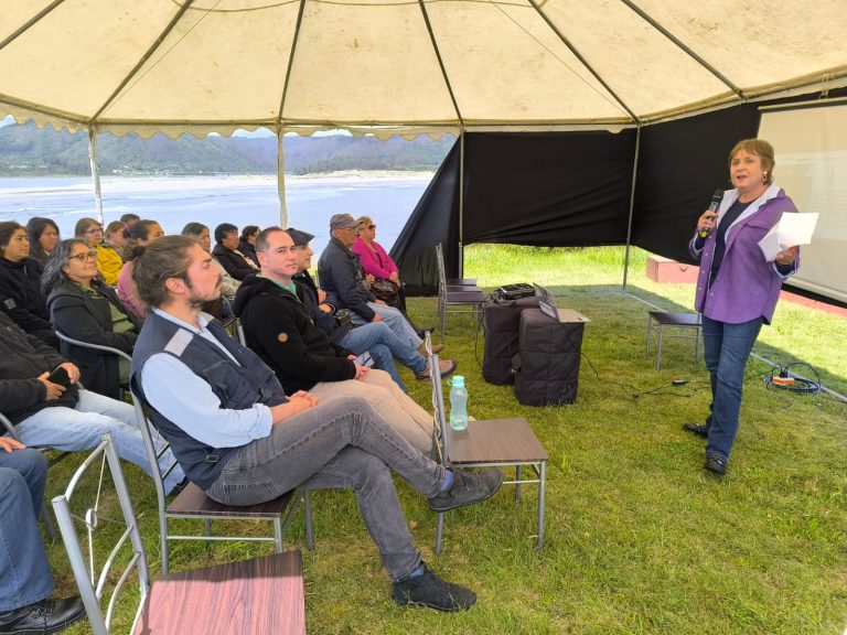 Capacitan a emprendedores de turismo rural de Corral en desarrollo productivo y prevención