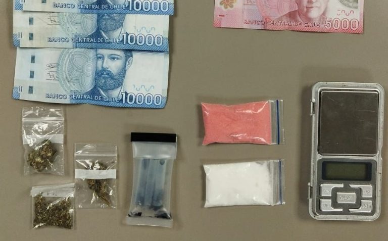 Detienen a hombre por el delito de microtráfico de drogas en Valdivia