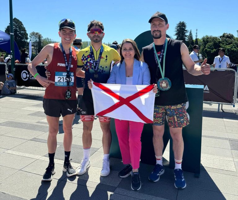 Deportistas locales brillaron e hicieron historia al ganar la categoría relevos en el primer IRONMAN 70.3 de Valdivia