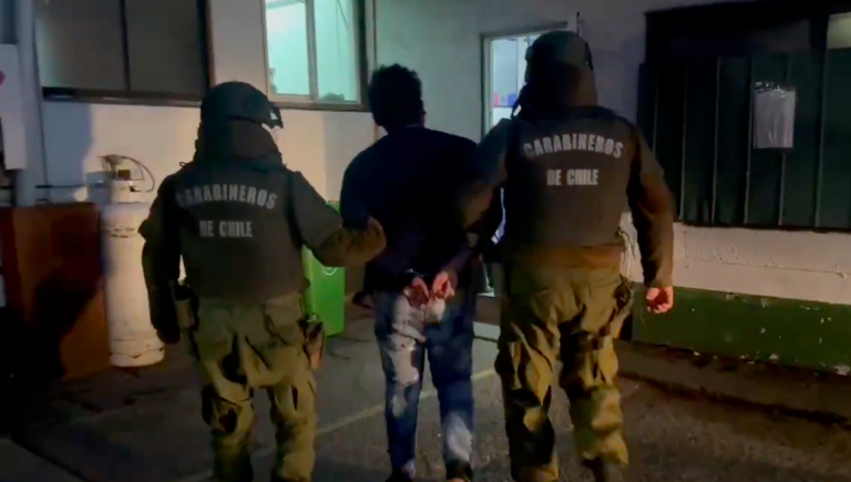 Capturan a presunto autor del disparo que mató a mujer en microbús de Valdivia