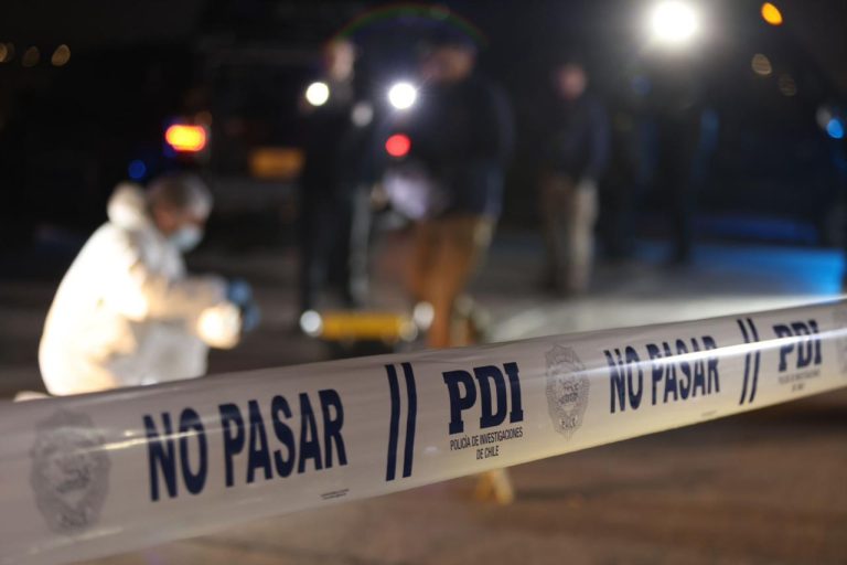 Investigan homicidio en plena vía pública en la población El Maitén de La Unión