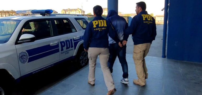PDI detiene a un hombre con elemento para abrir vehículos en estacionamiento de Valdivia