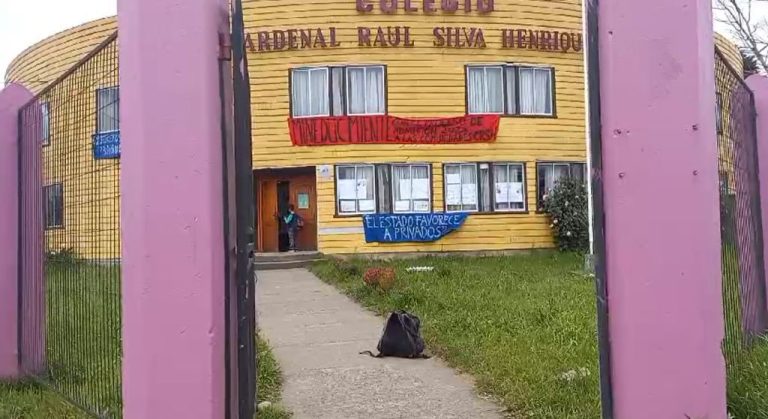 Cierre del Colegio Cardenal Raúl Silva Henríquez de Río Bueno: profesores anuncian demanda colectiva