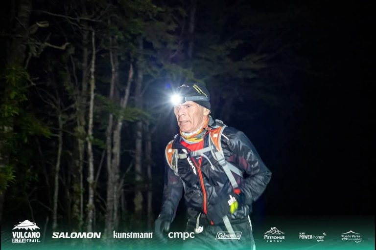 Johab Montecinos completa los desafiantes 100 kilómetros del Trail Running en el Parque Vicente Pérez Rosales