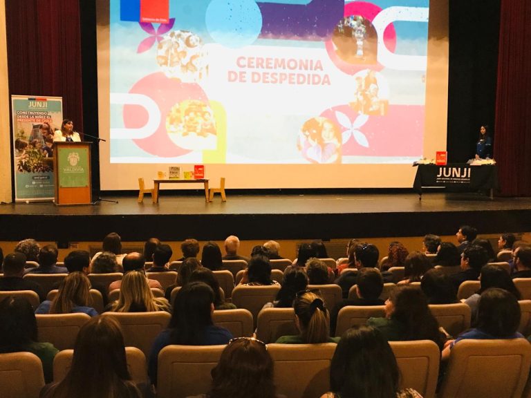 Junji Los Ríos rindió emotivo homenaje a funcionarias que se acogieron a retiro