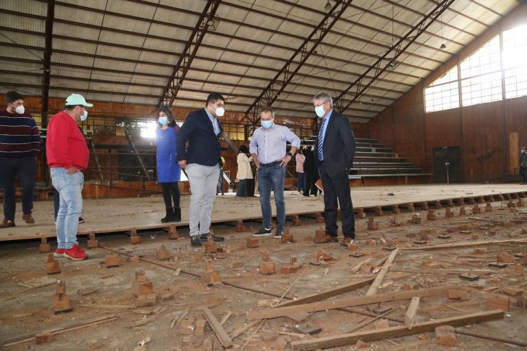 Municipio anuncia reparaciones transitorias para reabrir el gimnasio del Liceo VIPRO
