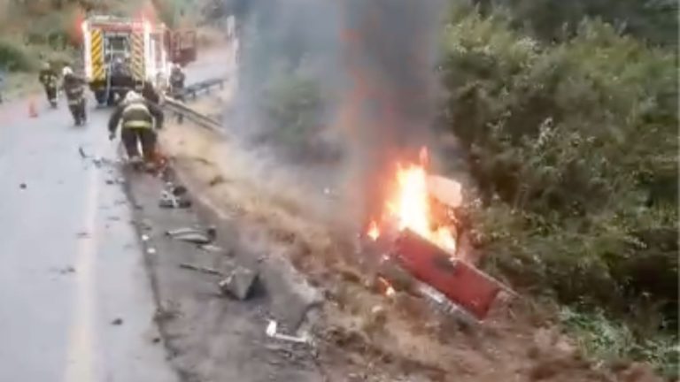 Grave accidente en ruta Futrono-Nontuelá deja dos personas fallecidas y un herido