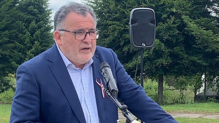 Tenemos un déficit de 2.100 millones