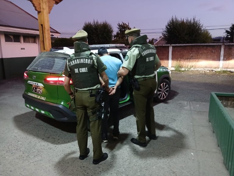 Carabineros detiene a sujeto por violento robo a mujer en Lanco