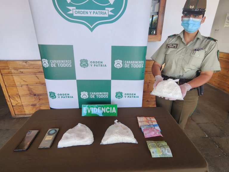 Detienen a pasajera de bus interprovincial con 3 kilos de pasta base de cocaína en Valdivia