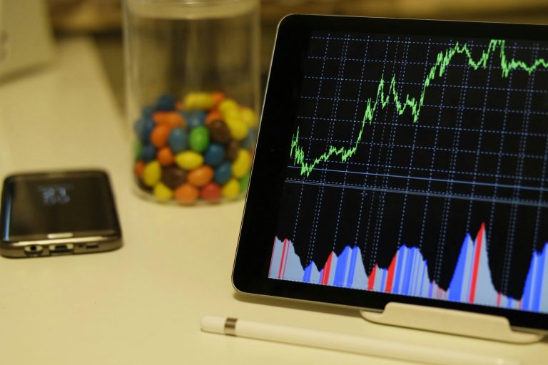 Cómo hacer del trading una fuente de finanzas adicionales en 2025