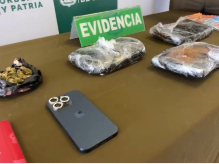 Carabineros del OS7 de Valdivia decomisan más de 3 kilos de cocaína en control carretero