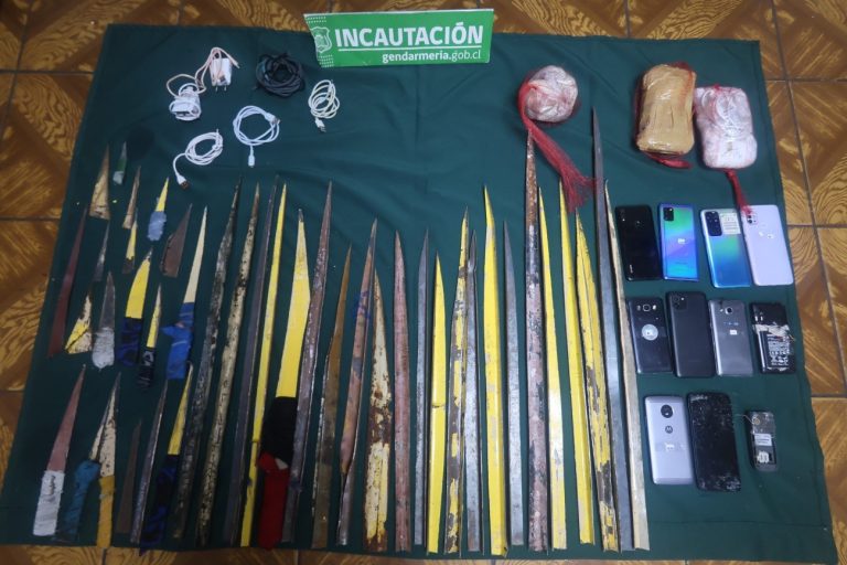 Allanamiento en cárcel de Valdivia logró incautar 46 armas blancas y 24 teléfonos