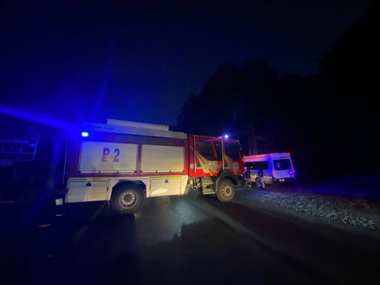 Protesta de Bomberos en Neltume por retraso construcción de cuartel termina en enfrentamiento entre vecinos