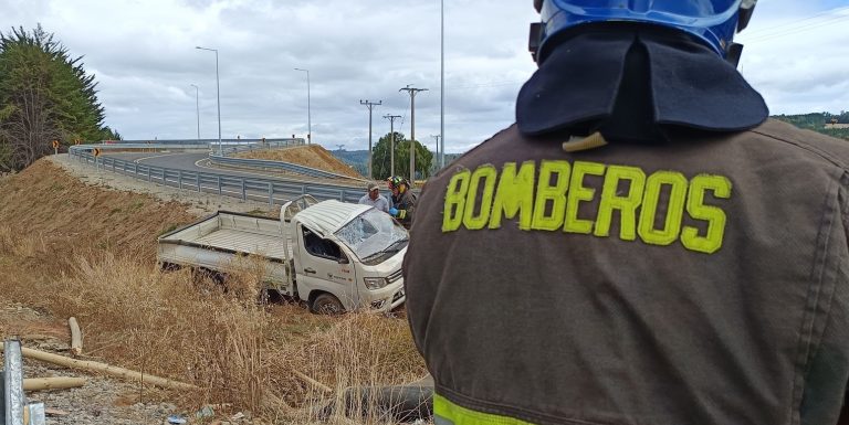 Accidente en Lanco dejó cuatro personas heridas, entre ellas dos menores