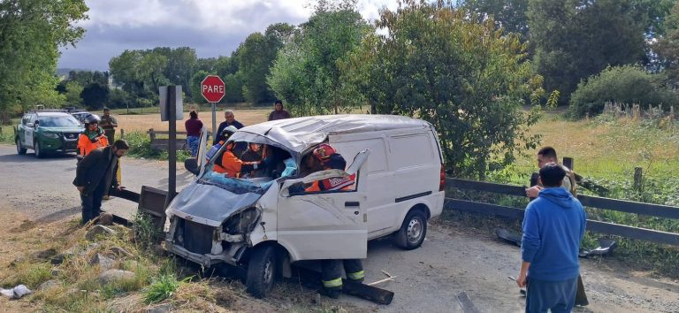 Dos personas resultan lesionadas tras volcamiento de vehículo en Bahía Coique