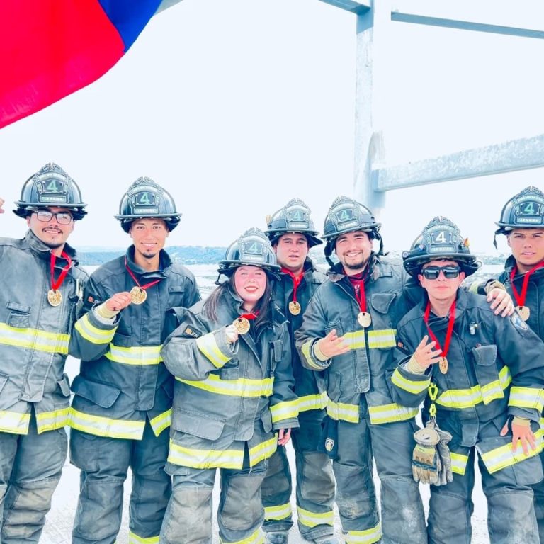 Bomberos de la Cuarta Compañía San Javier de La Unión participaron en el desafío “Subimos Frente al Mar” en Puerto Montt