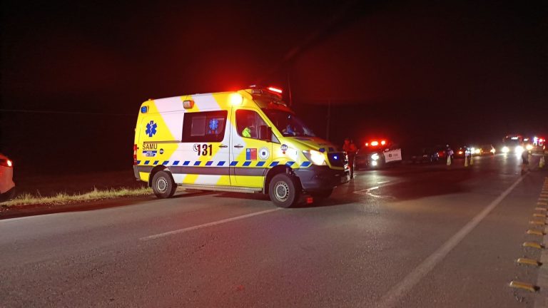 Bomberos advierten sobre peligro vial en Lanco tras accidente en sector de canchas de pádel