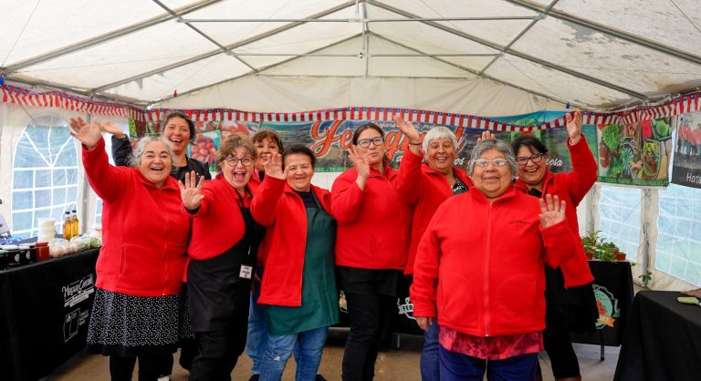 Agrupación de mujeres Feragrart de Máfil recibe importante inversión para mejorar su feria campesina