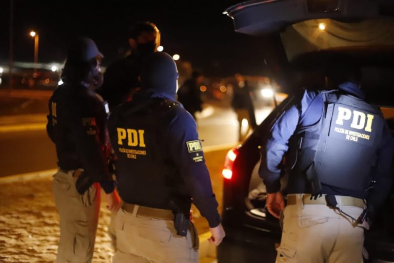 Tras allanamiento PDI detiene a 3 personas por tráfico de drogas en Mariquina