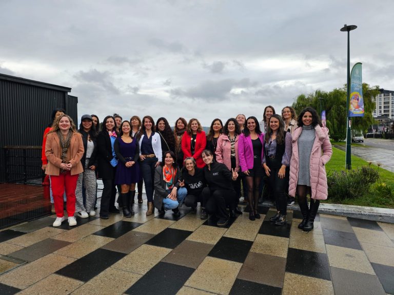 Fomento Los Ríos conmemoró el 8M con actividades para fortalecer el emprendimiento femenino