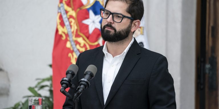 aprobación presidencial se estanca y desaprobación alcanza el 64%