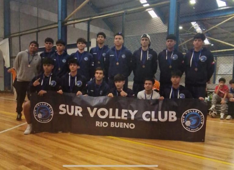 Sur Volley Club Sub 18 de Río Bueno alcanza el podio en la Liga Nacional de Menores