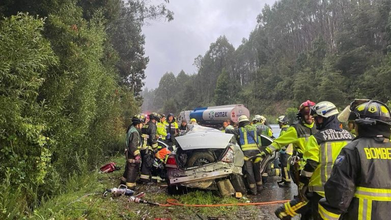 Dos fallecidos y cuatro heridos dejó violento accidente en la Ruta Paillaco-Valdivia