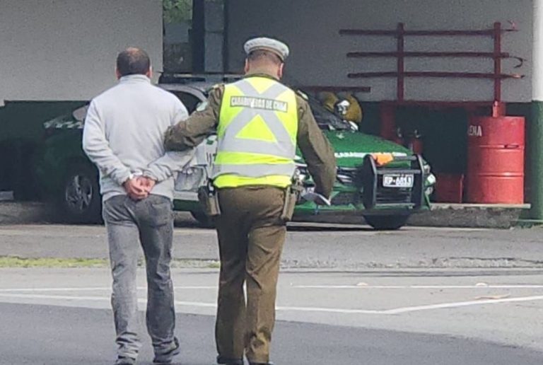 Sujeto con orden vigente por abuso sexual fue detenido durante control vehicular en La Unión