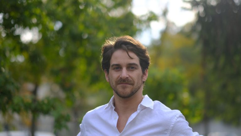Frente Amplio proclama a Gonzalo Winter como candidato presidencial