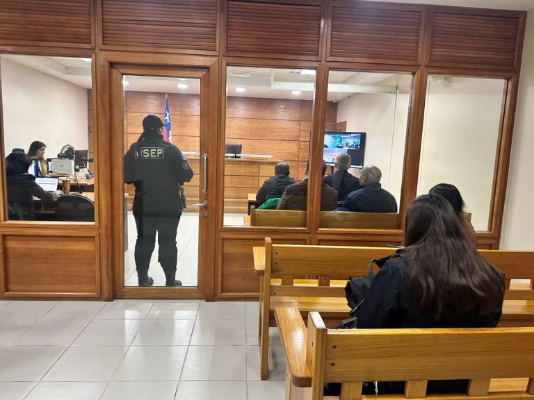 Formalizan a exfuncionario del GORE y a dirigente vecinal por fraude al fisco