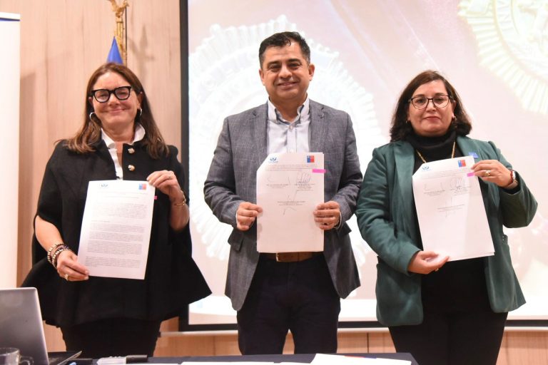 En toma de impresiones dactilares Registro Civil capacitó a Carabineros, PDI y Fiscalía