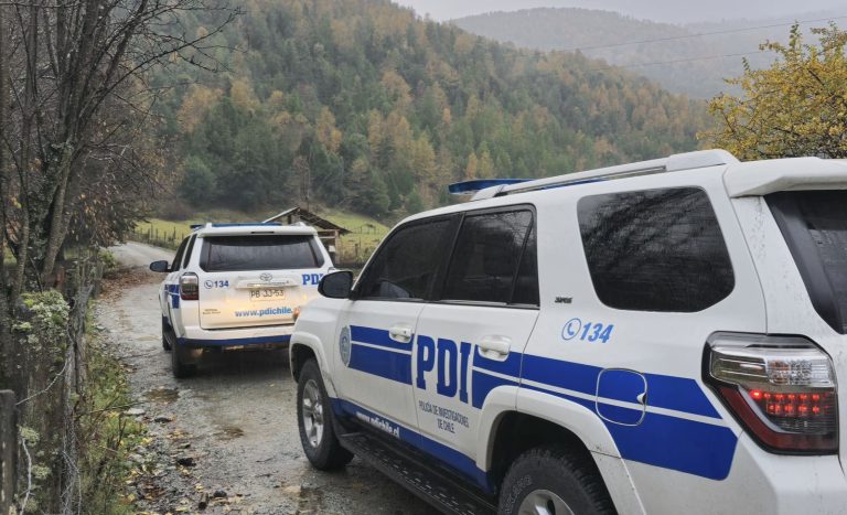 Mujer apuñala gravemente a hombre de 69 años durante comida familiar