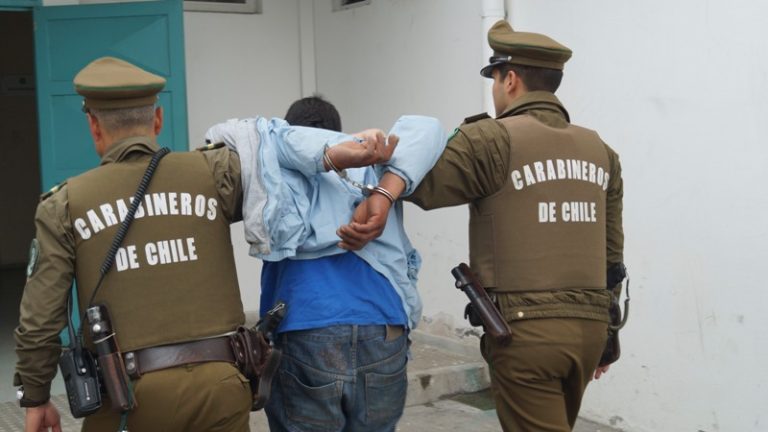Carabineros de Entre Lagos detiene a sujeto vinculado a robo de casas en Río Bueno