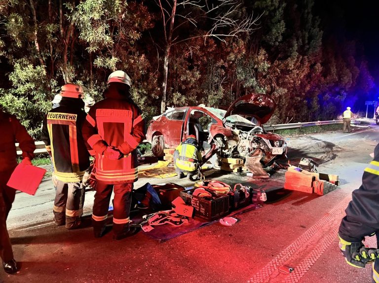 Conductor resultó herido tras chocar contra barrera de contención en Paillaco