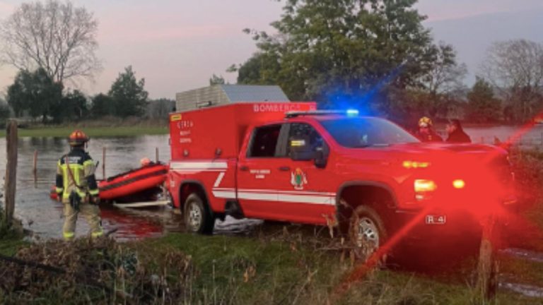 Bomberos de La Unión se suma a labores de búsqueda en el río Pilmaiquén con su unidad Gersa