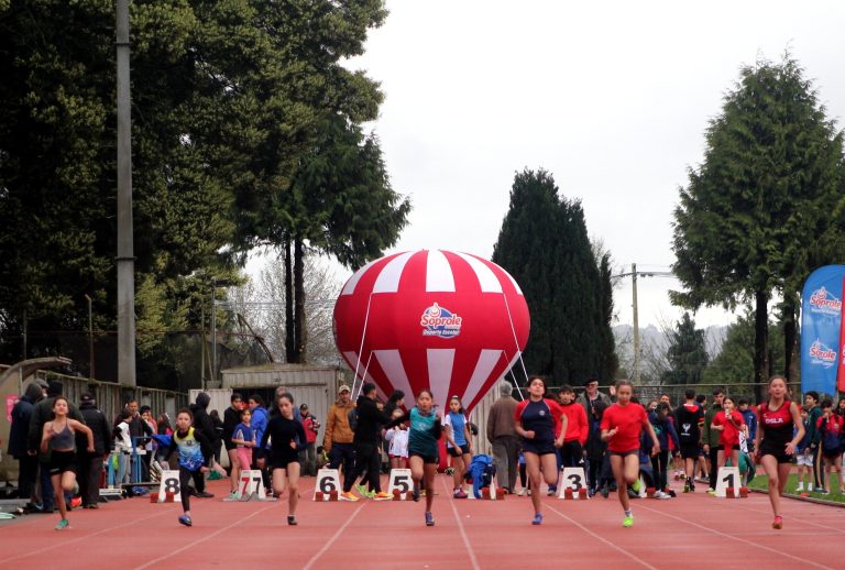 más de mil atletas compitieron en Interescolar de Atletismo Soprole en Valdivia