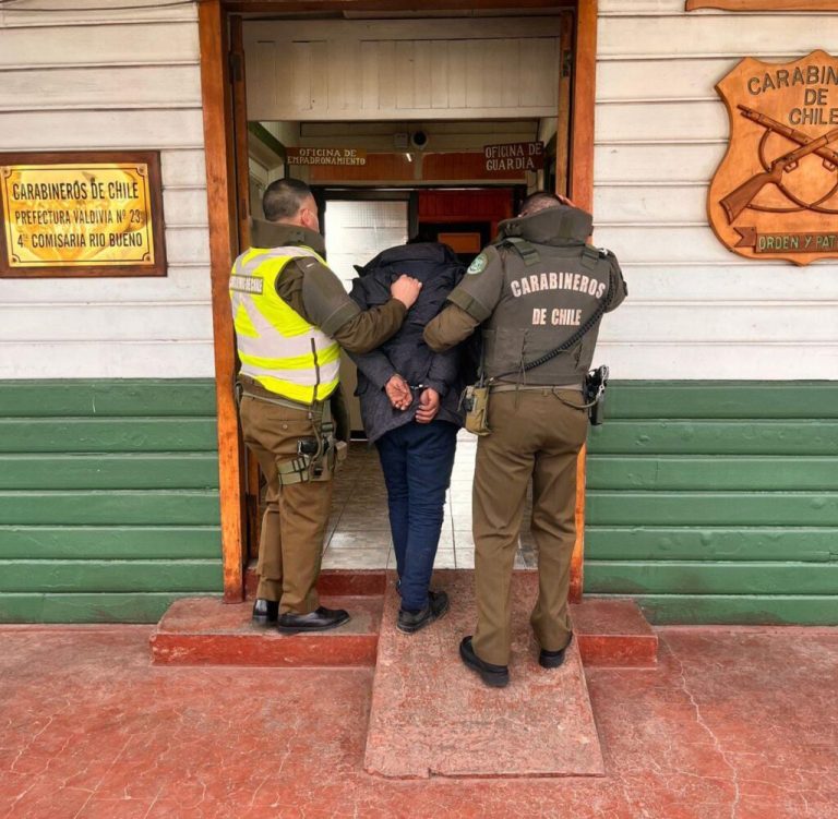 Río Bueno : Carabineros detiene a sujeto con amplio prontuario tras robo en oficina municipal