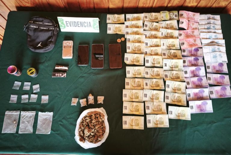 Carabineros detiene a adulto y dos menores por microtráfico en Río Bueno