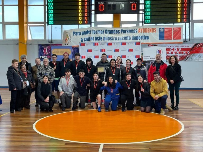 Valdivia : Segundo campeonato de basquetbol escolar » Deporte por la memoria»