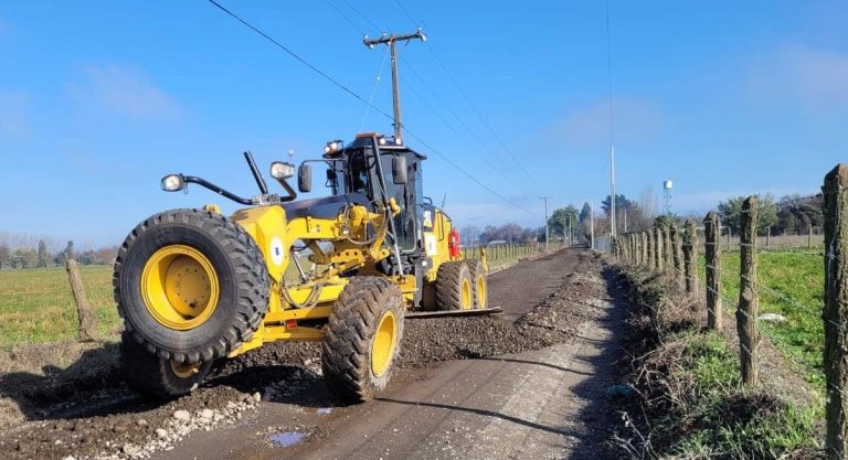 Gobierno Regional destinará más de $2.300 millones para arreglar caminos rurales en la Provincia del Ranco