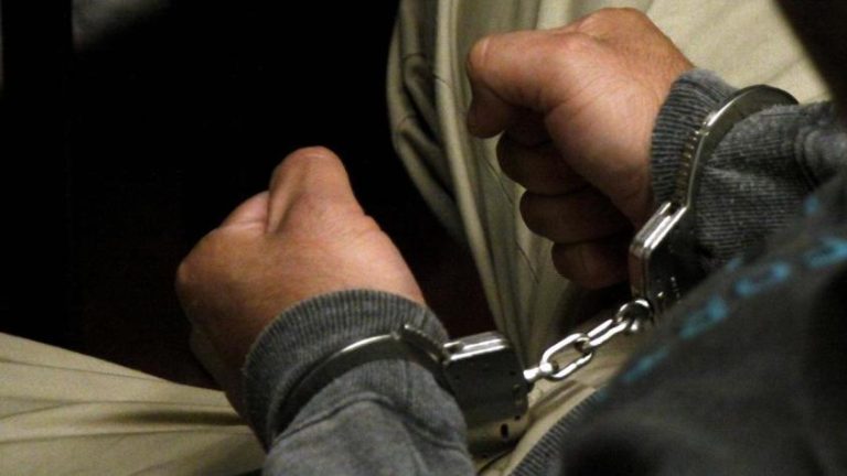 En prisión preventiva quedó imputado por violar a dos adolescentes con discapacidad en Valdivia