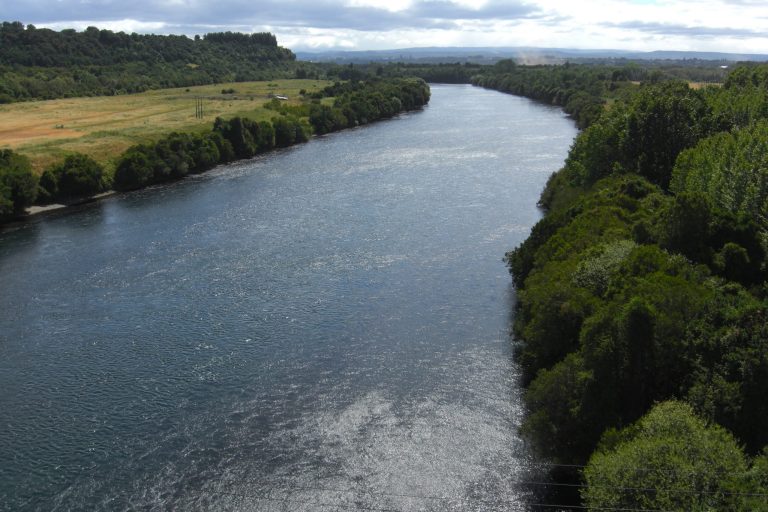 Familiares de joven desaparecido en el río Bueno descarta versiones de suicidio que circularon por redes sociales